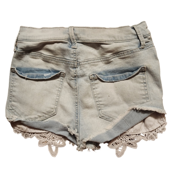 Mudd Flx Stretch Distressed Jean Shorts Size 5 - Picture 2 of 3